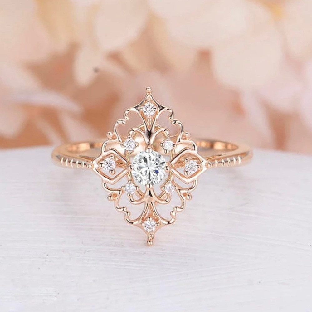 ✨Vintage Style 18K Rose Gold Ring✨